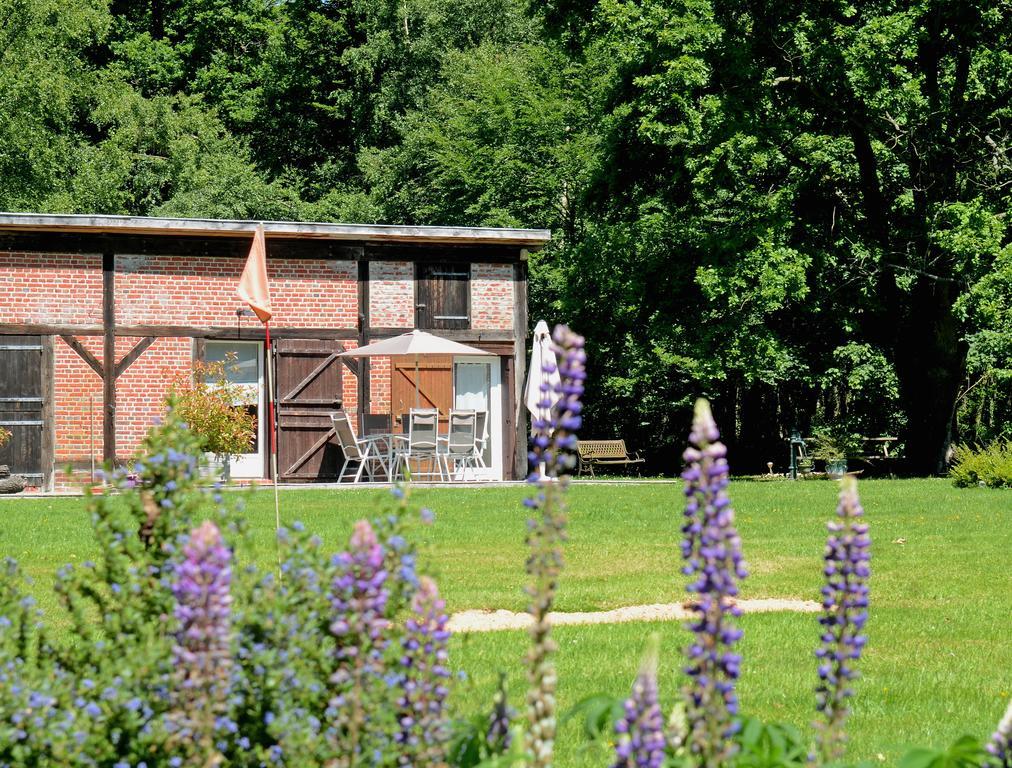 Domaine De La Mesange Bed & Breakfast Le Mesnil-Durand Bagian luar foto